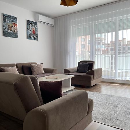 Entire Apartment - Near The Center Prisztina Zewnętrze zdjęcie
