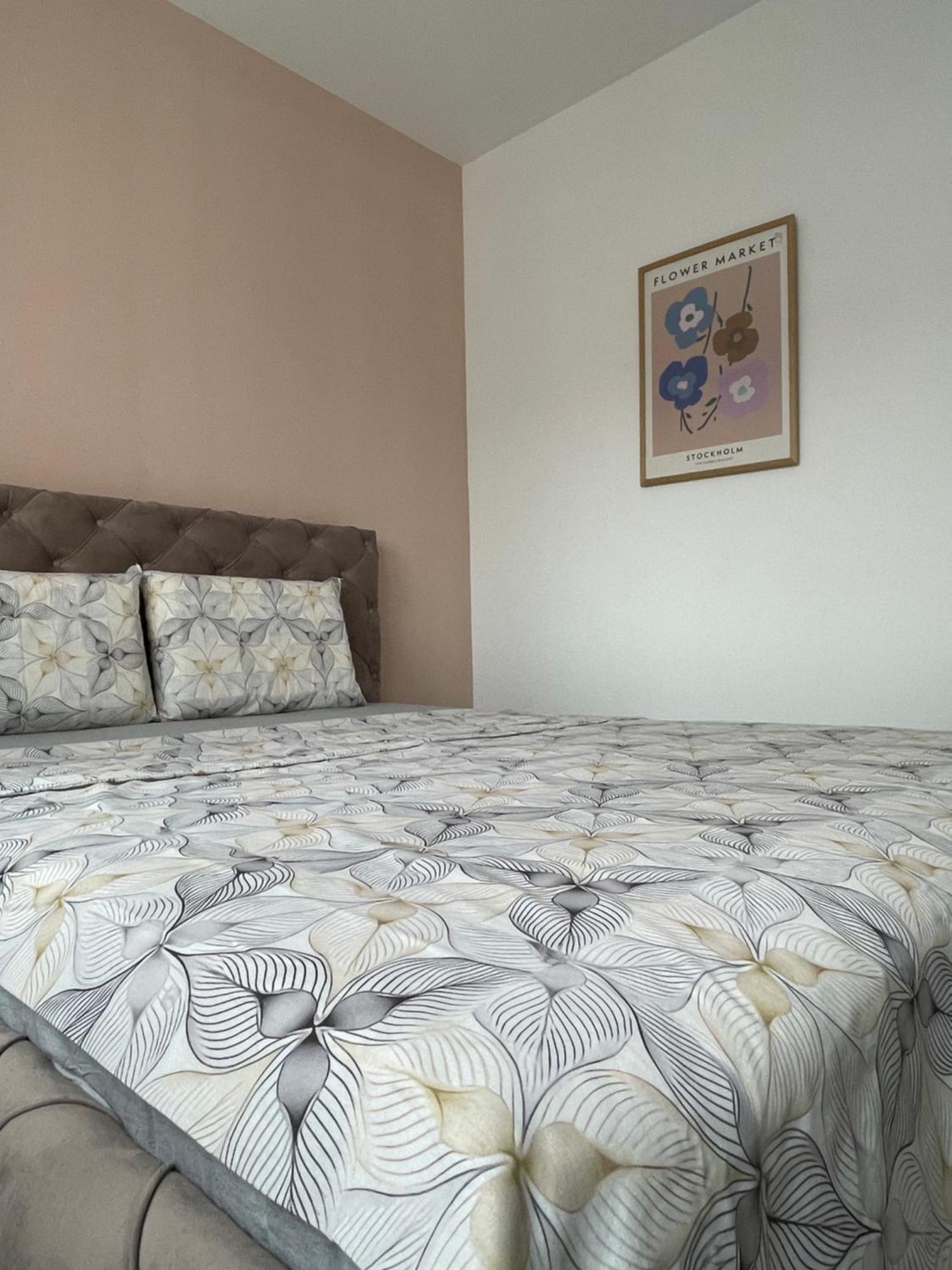 Entire Apartment - Near The Center Prisztina Zewnętrze zdjęcie